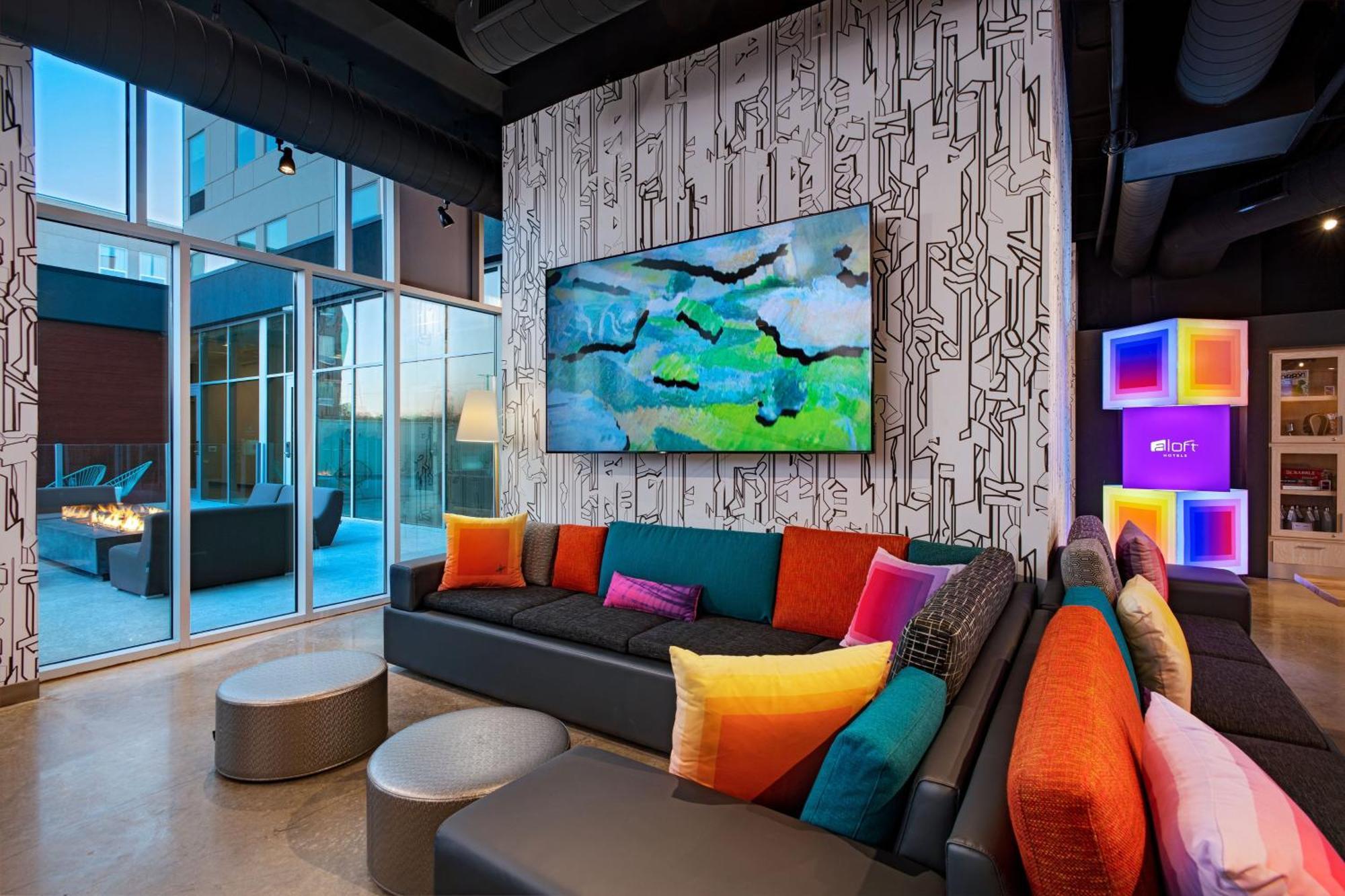 ホテル Aloft Waco Downtown エクステリア 写真
